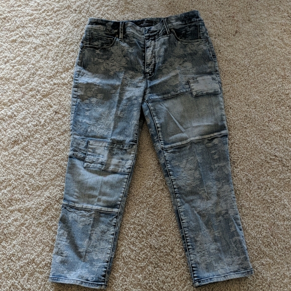 Chicos so slimming jeans size 0.5 with lacy flower - Picture 6 of 9